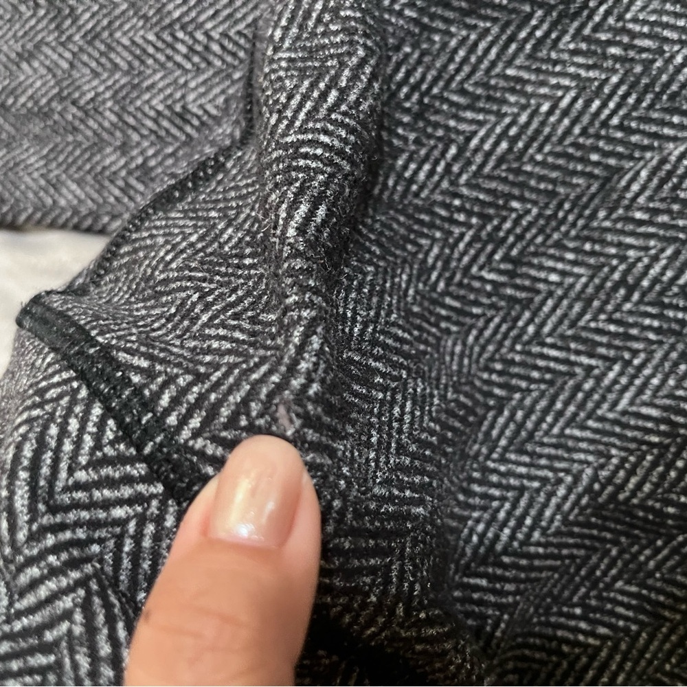 Lululemon Flawed Black and White Women's Leggings - Picture 4 of 4